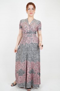 Short-sleeved flowered dress