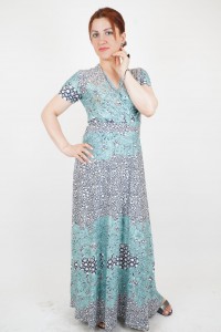 Short-sleeved flowered dress